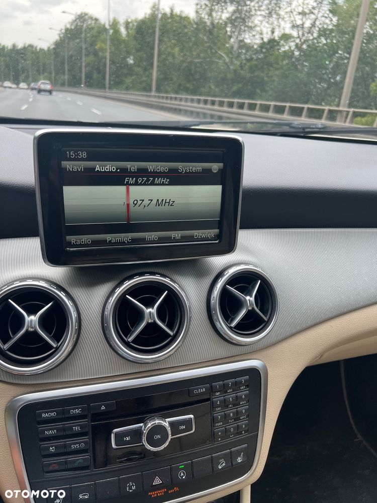 Mercedes-Benz GLA 250 4-Matic - 16