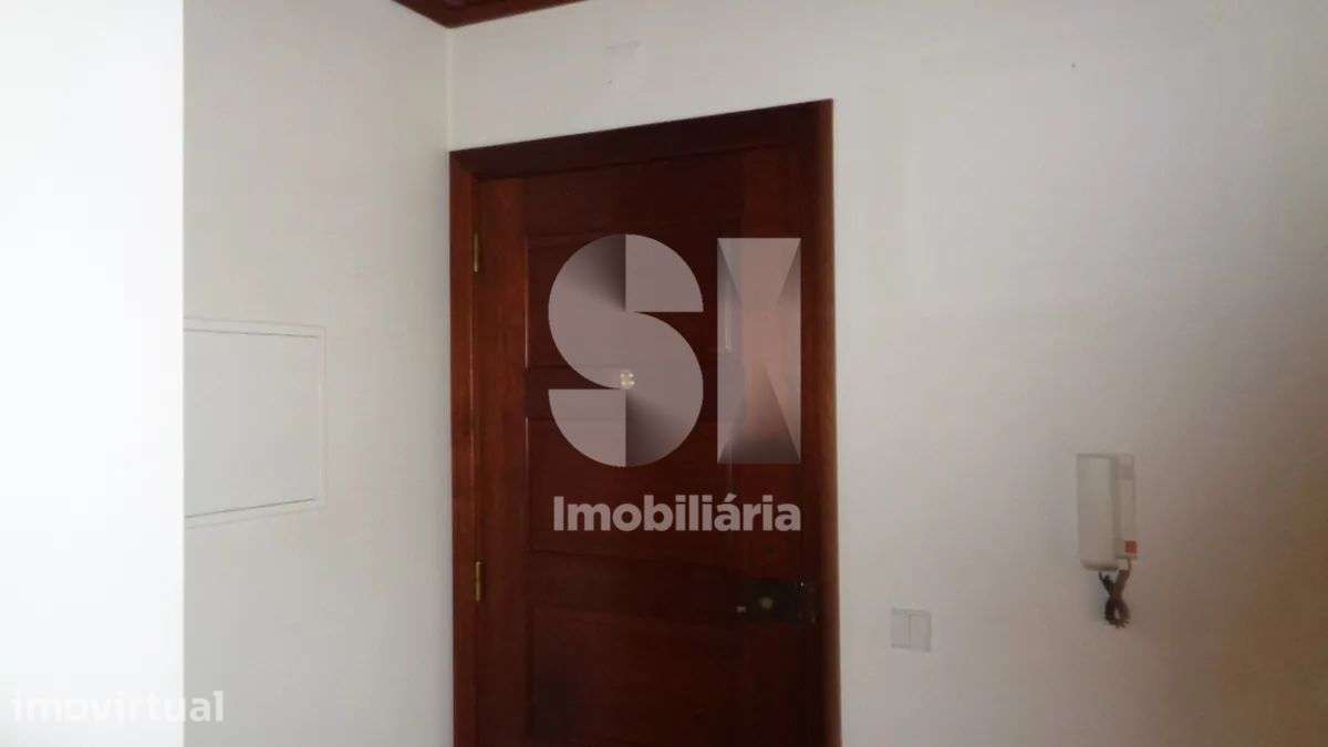 Apartamento T2 c/ garagem - Grande imagem: 2/34
