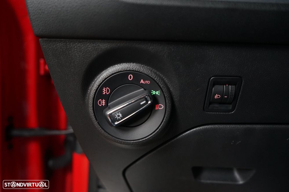 SEAT Leon ST 2.0 TDI S&S DSG FR - 21