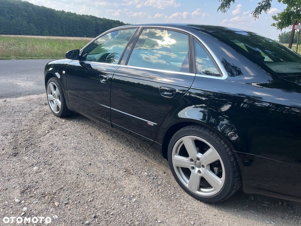 Audi A4 Limousine - 12