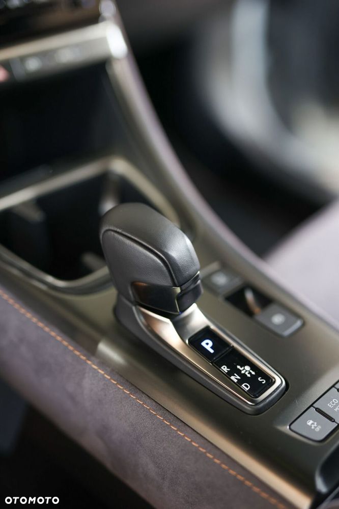 Lexus LBX 1.5 Hybrid Cool - 32
