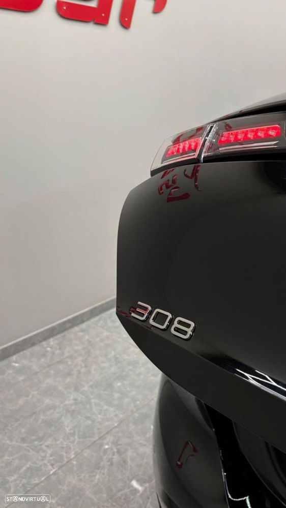 Peugeot 308 1.2 PureTech Allure Pack EAT8 - 33