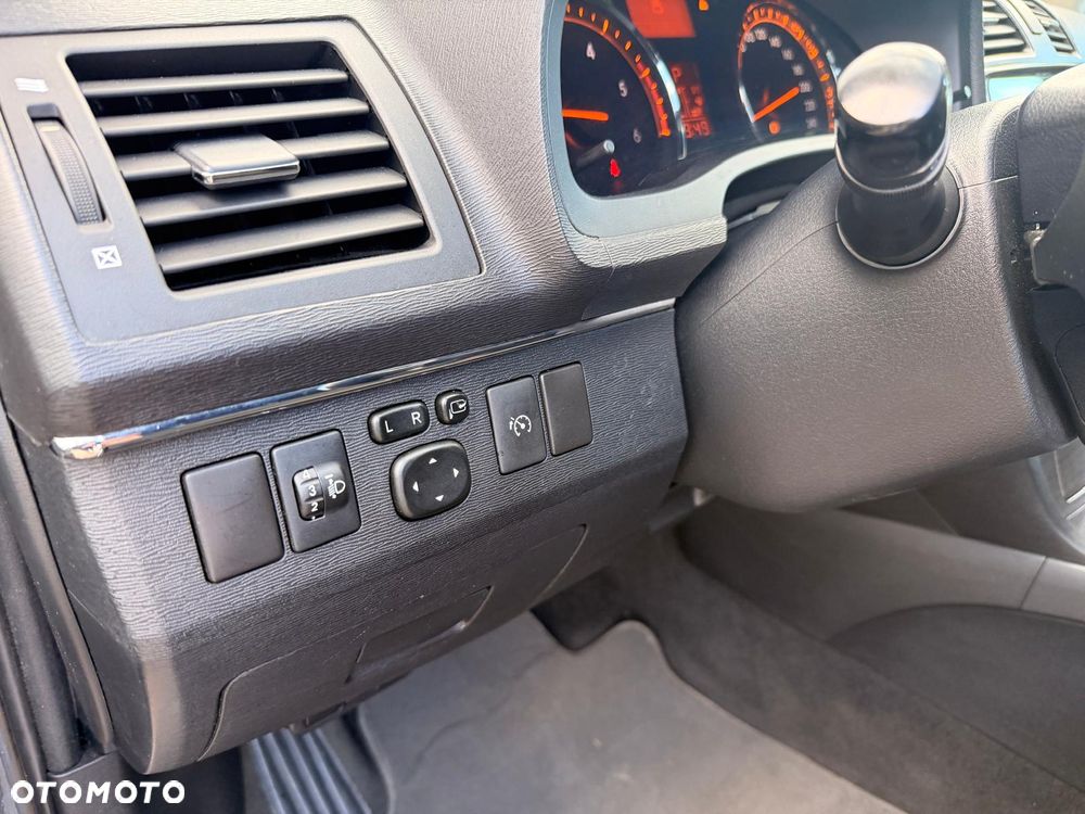 Toyota Avensis - 14
