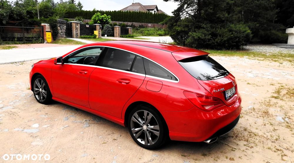 Mercedes-Benz CLA 180 7G-DCT - 4
