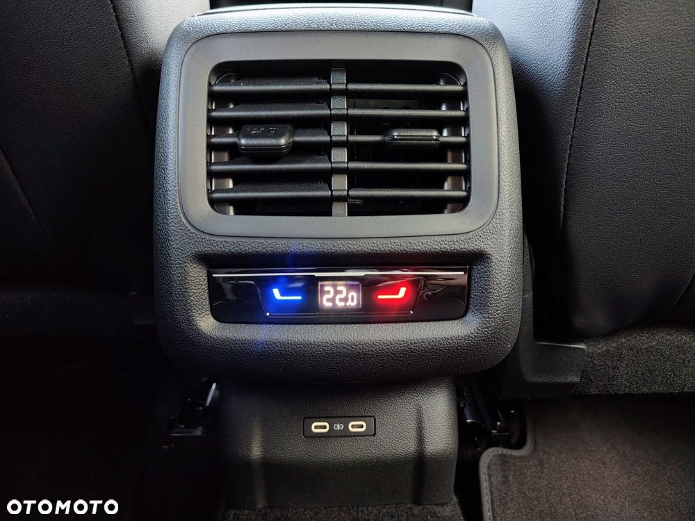 Volkswagen T-Roc - 25