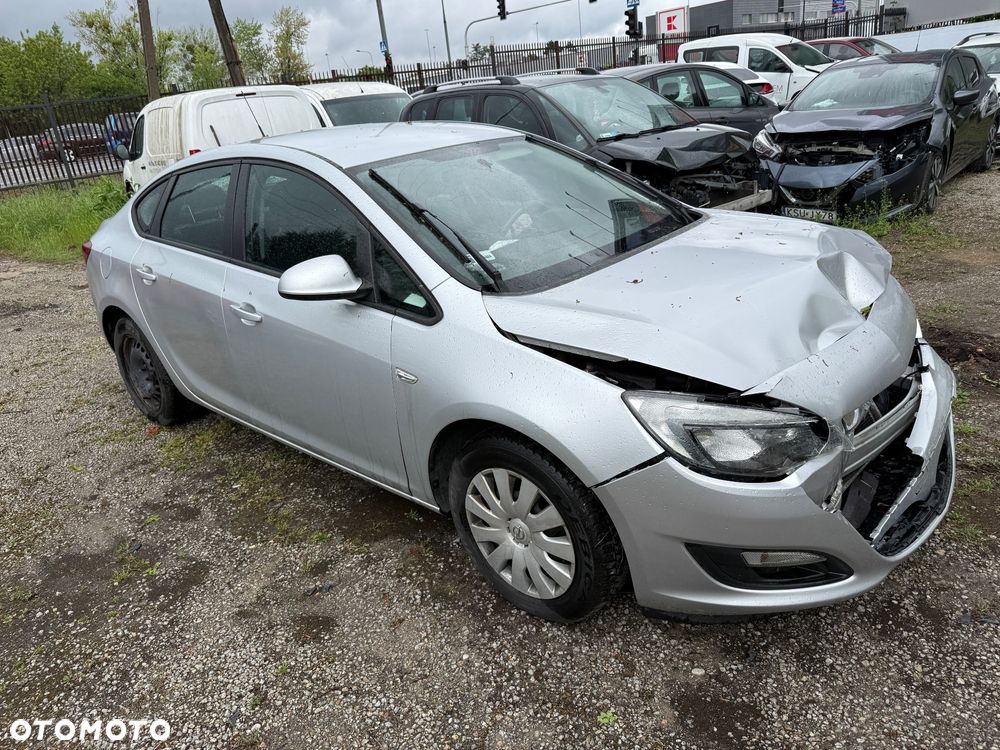 Opel Astra 1.4 T Business EU6 - 8