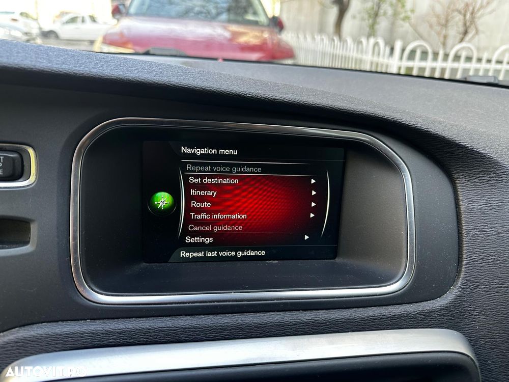 Volvo V40 D2 Summum - 11