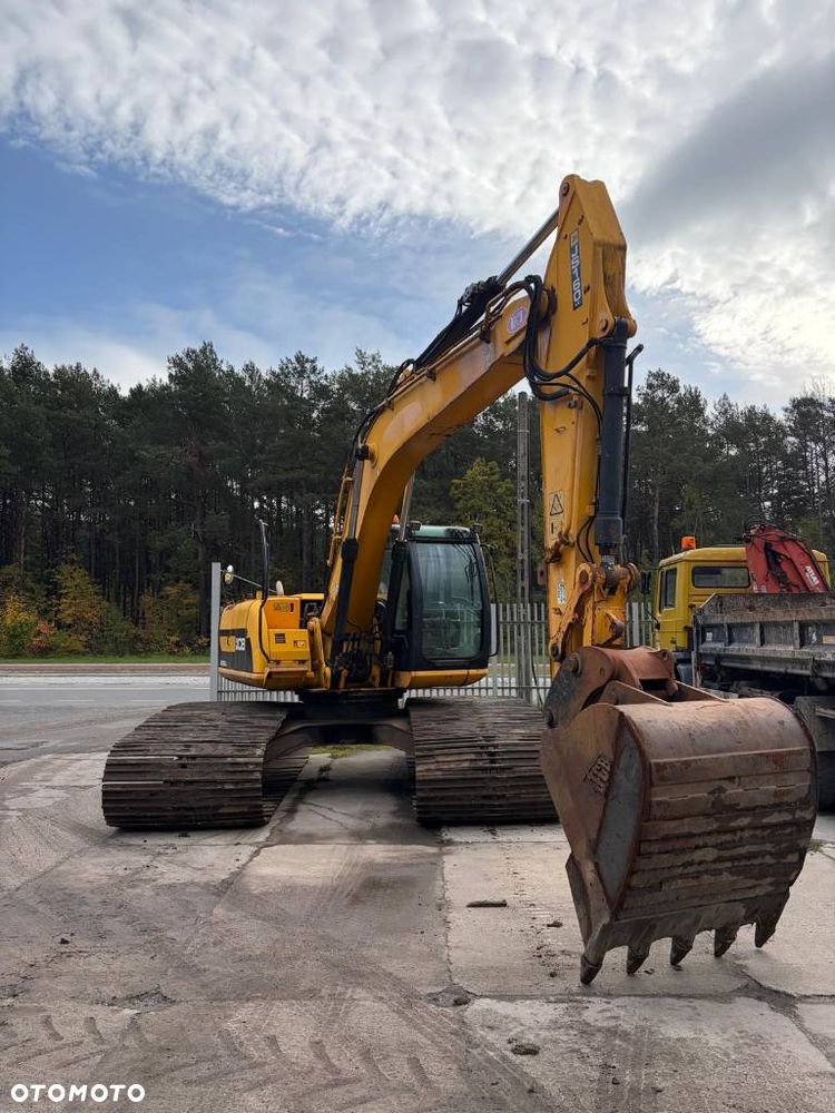 JCB JS 160 LC - 11