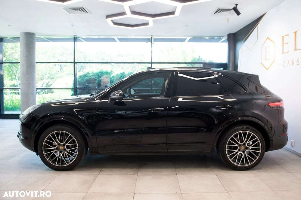 Porsche Cayenne Standard - 4