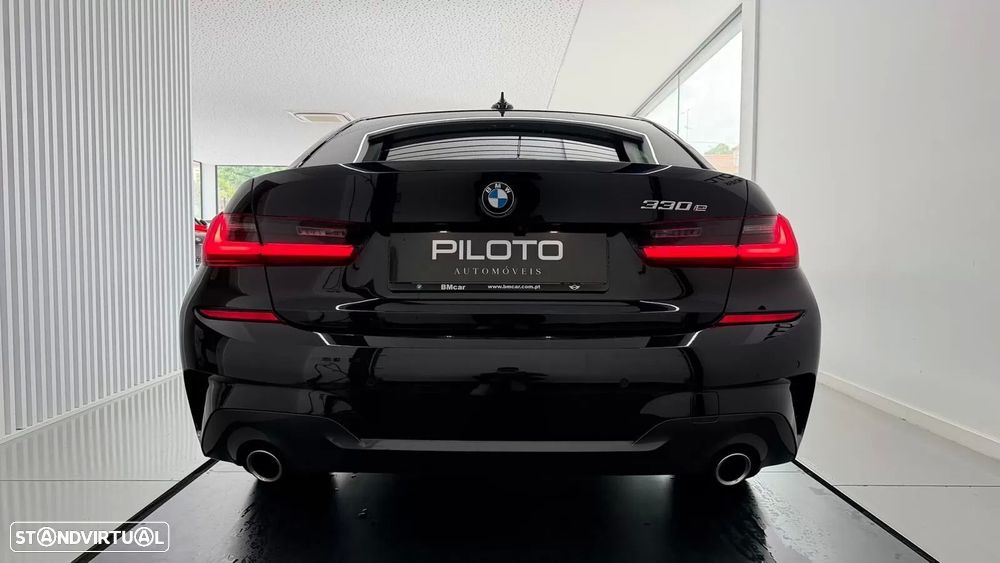 BMW 330 e Edição Desportiva M Auto - 9