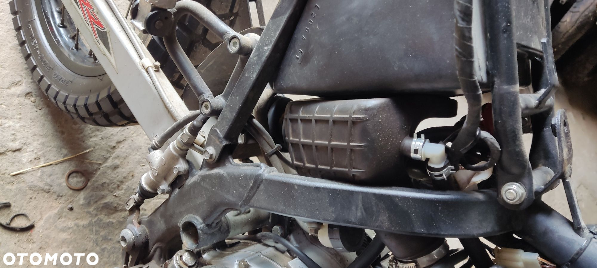 Beta 125 ogon stelaż airbox 2013 - 2