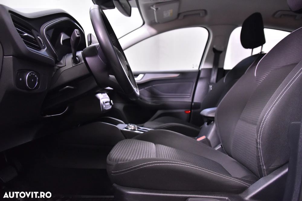 Ford Focus - 22