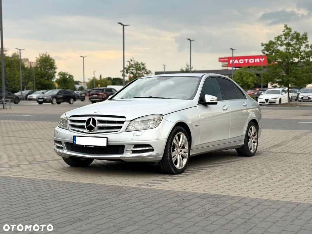 Mercedes-Benz Klasa C 180 CGI Automatik BlueEFFICIENCY Elegance - 8