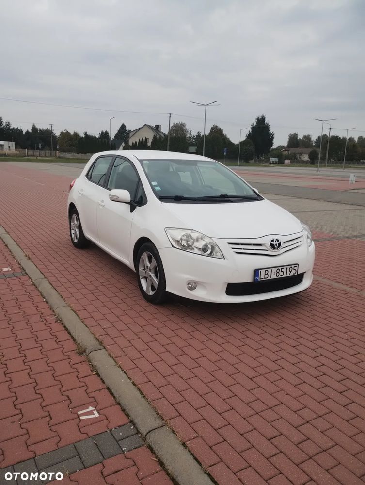 Toyota Auris 2.0 D-4D Premium - 1