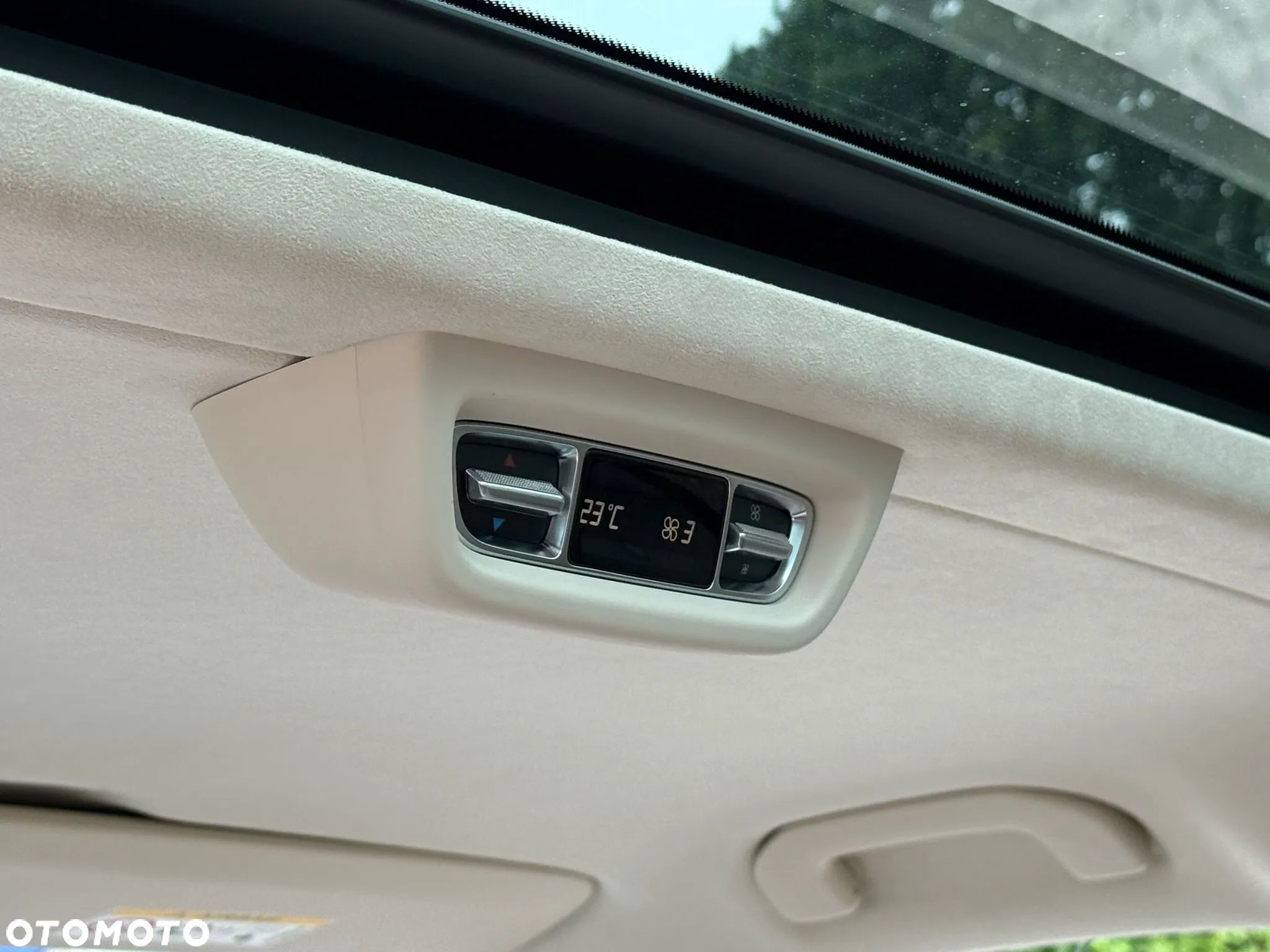 Mercedes-Benz Klasa V 300 d extralang 4Matic 9G-TRONIC Edition 2023 - 26
