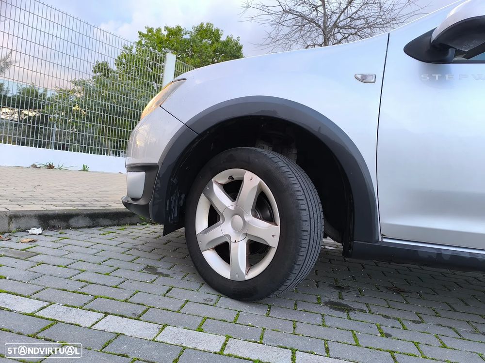 Dacia Sandero 0.9 TCe Stepway - 12