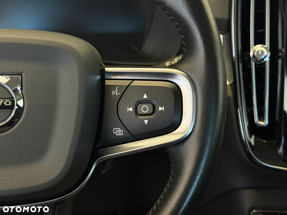 Volvo XC 40 T3 Momentum Pro - 14