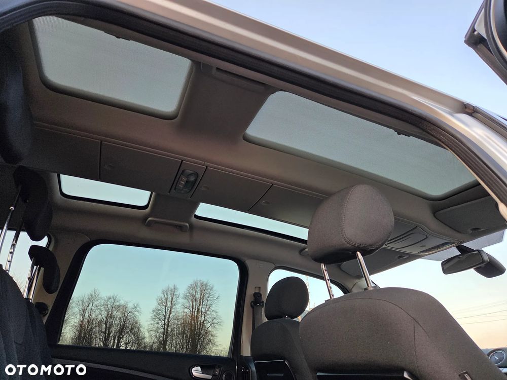 Ford Galaxy 2.2 TDCi DPF Titanium - 27