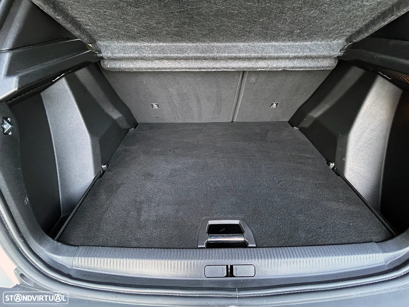 Peugeot e-2008 50 kWh Allure Pack - 26