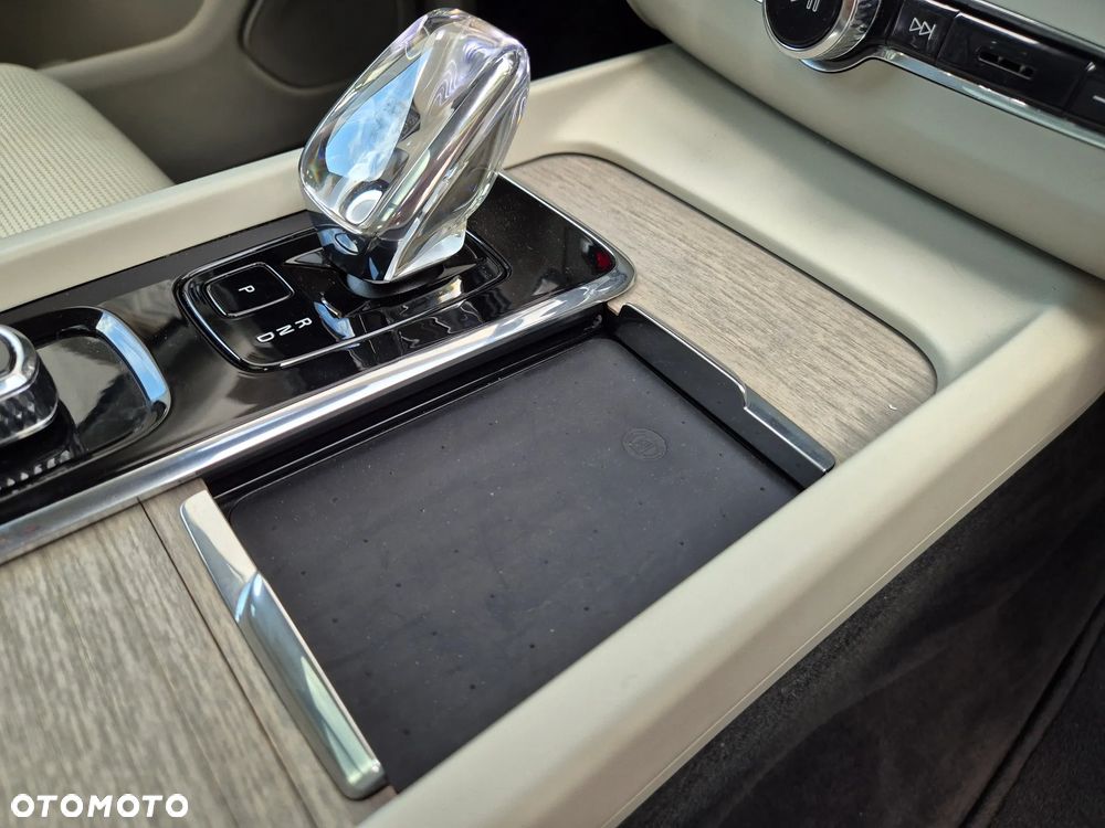 Volvo XC 60 T6 AWD Plug-In Hybrid Inscription - 33