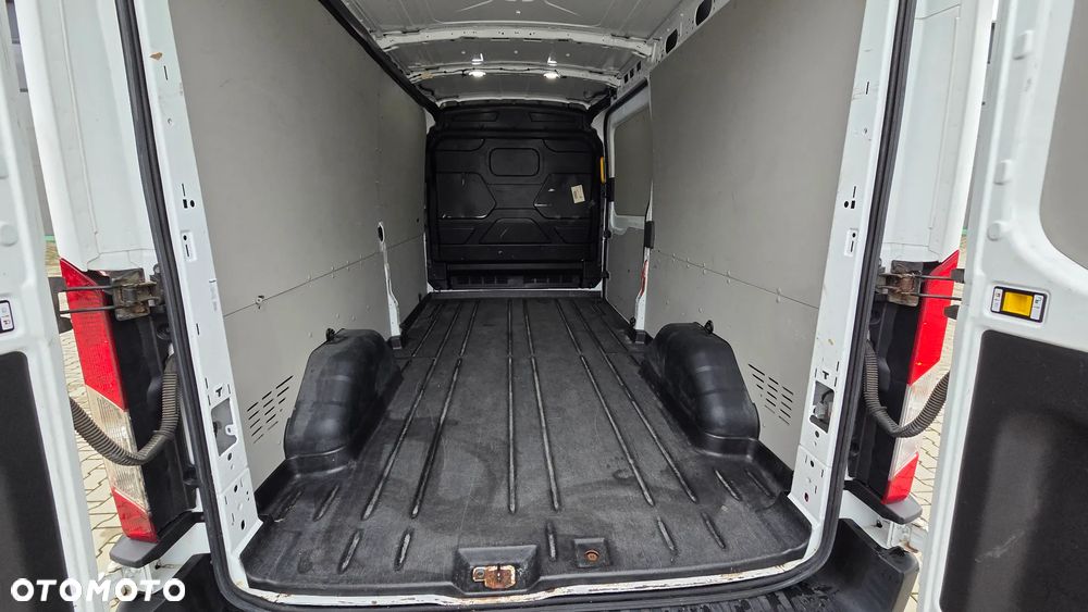 Ford Transit - 10