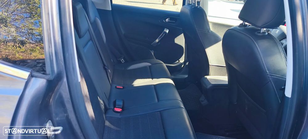 Peugeot 2008 1.4 HDi Active - 10