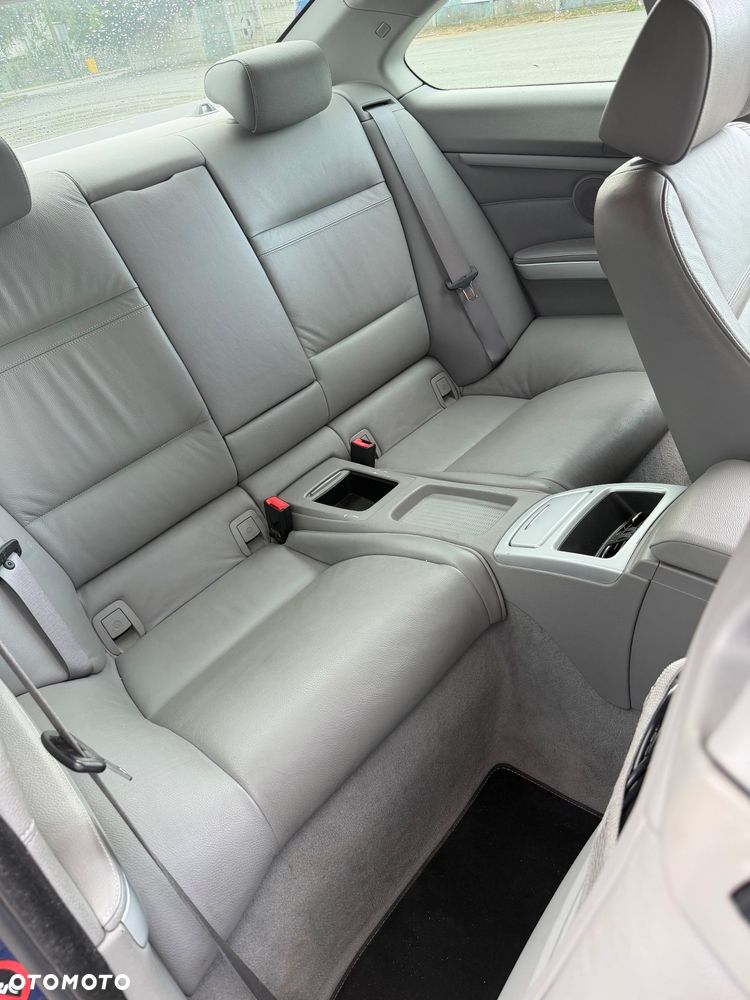 BMW Seria 3 325i - 11