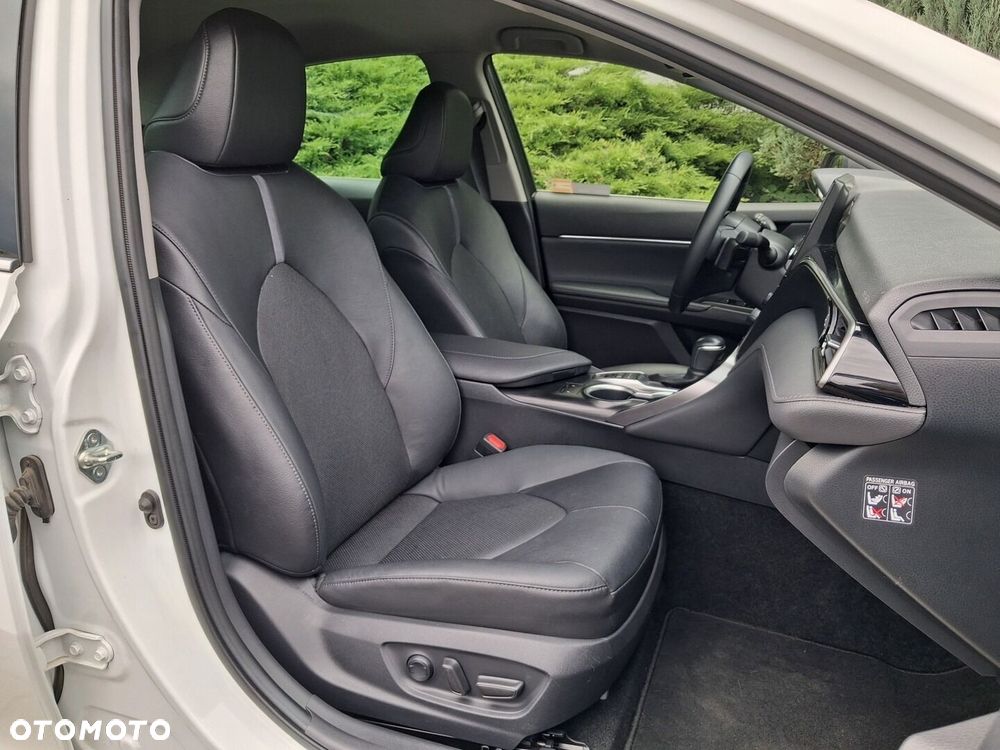 Toyota Camry 2.5 Hybrid Executive CVT - 25