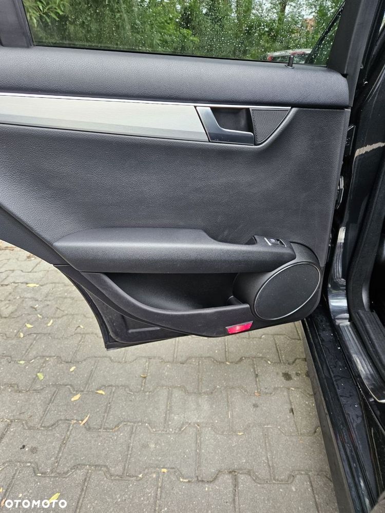 Mercedes-Benz Klasa C 250 CDI BlueEff Avantgarde 4-Matic - 6