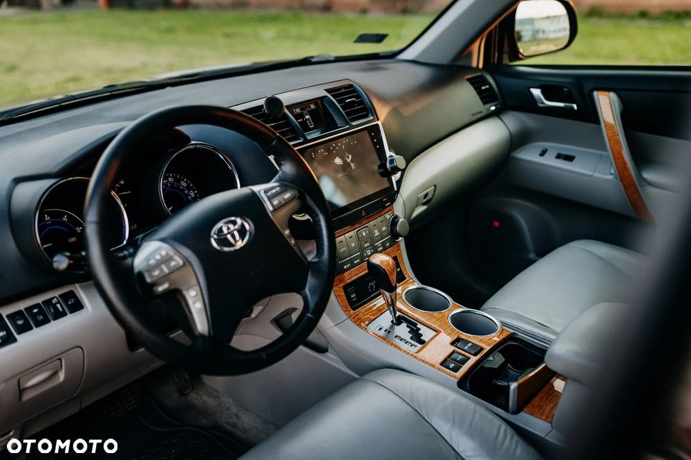 Toyota Highlander - 10