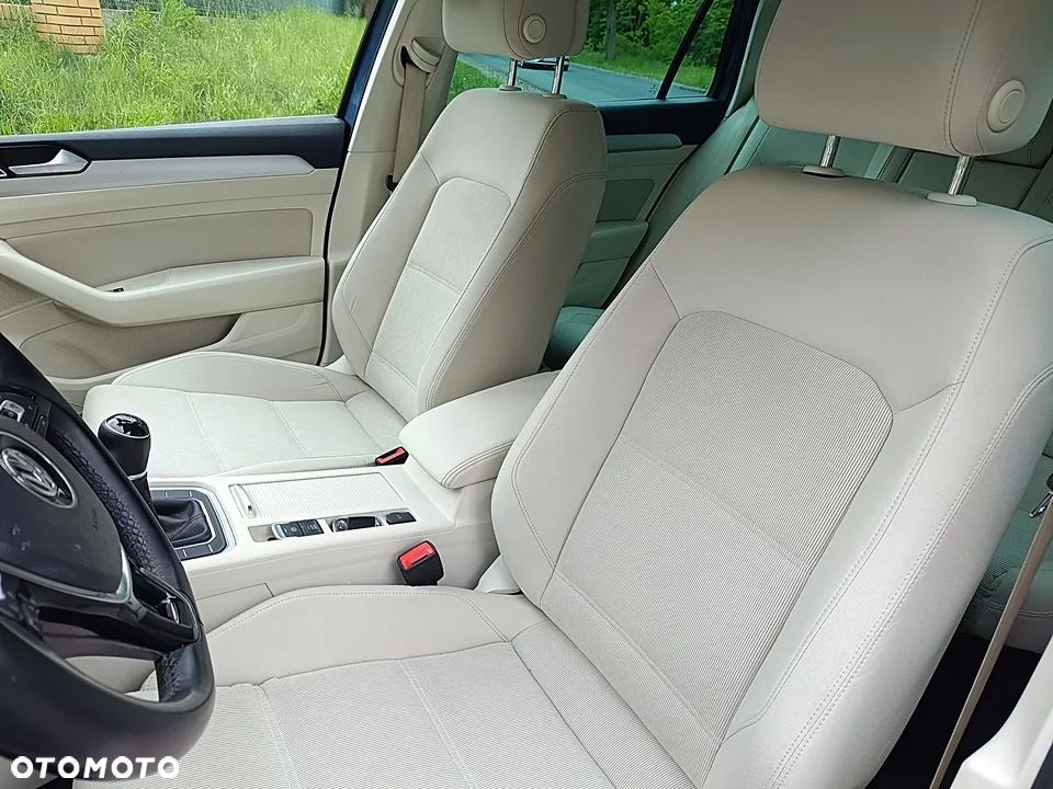 Volkswagen Passat 2.0 TDI BMT Comfortline - 19