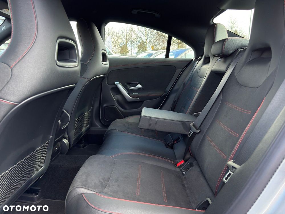 Mercedes-Benz CLA 200 AMG Line 7G-DCT - 27