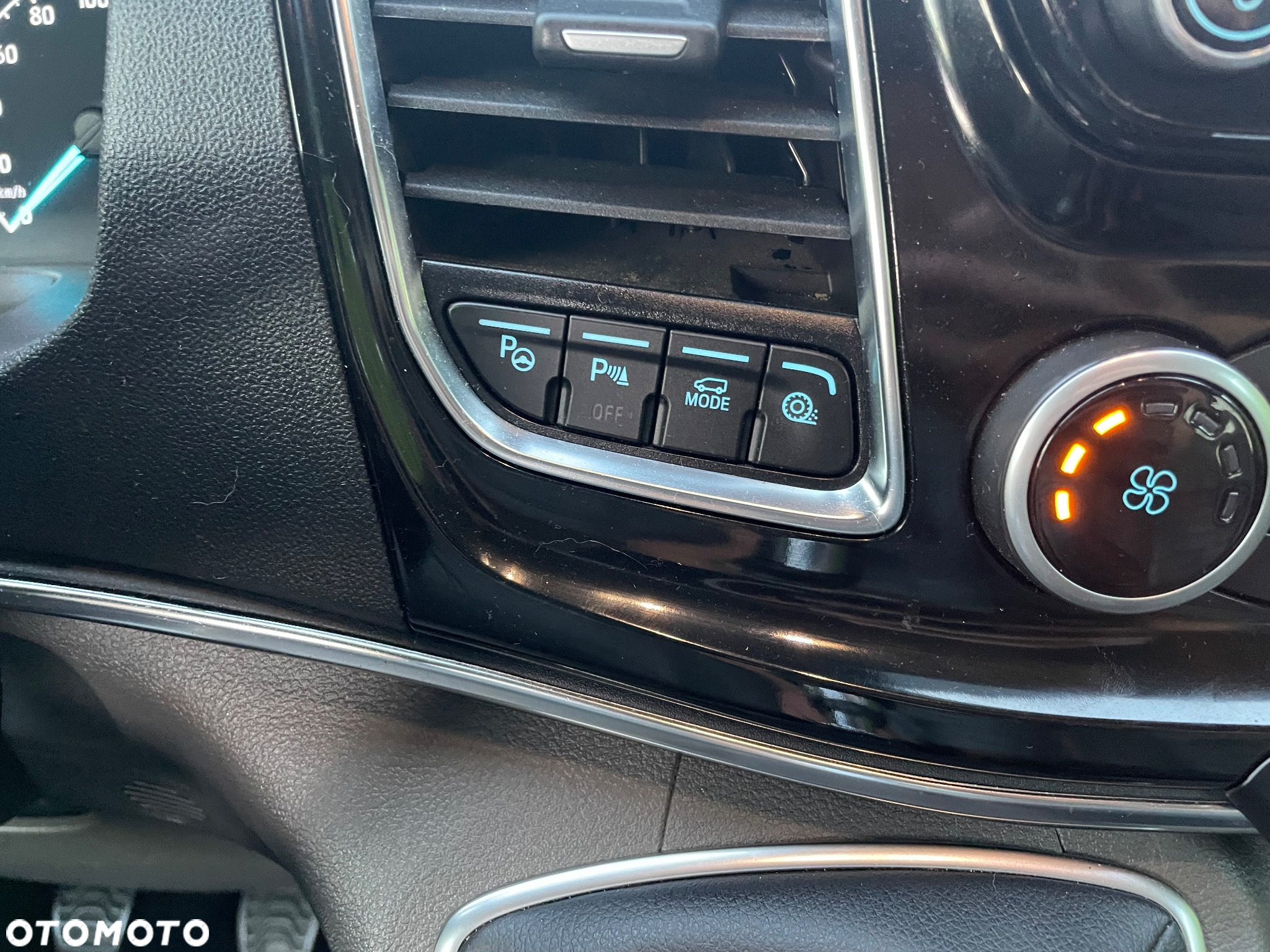 Ford Tourneo Custom 320 L2H1 VA MH Titanium X - 33