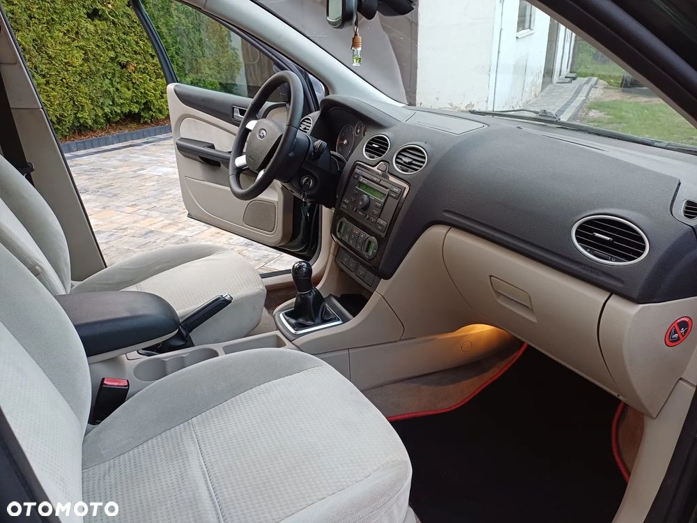 Ford Focus 1.6 Ti-VCT Ghia - 21
