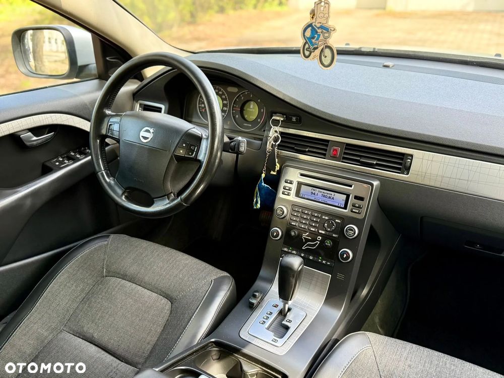 Volvo XC 70 D5 AWD Kinetic - 13