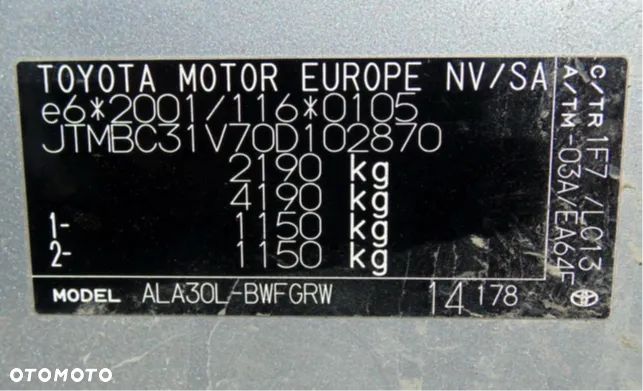 Toyota RAV4 2.2 D-4D Premium - 8