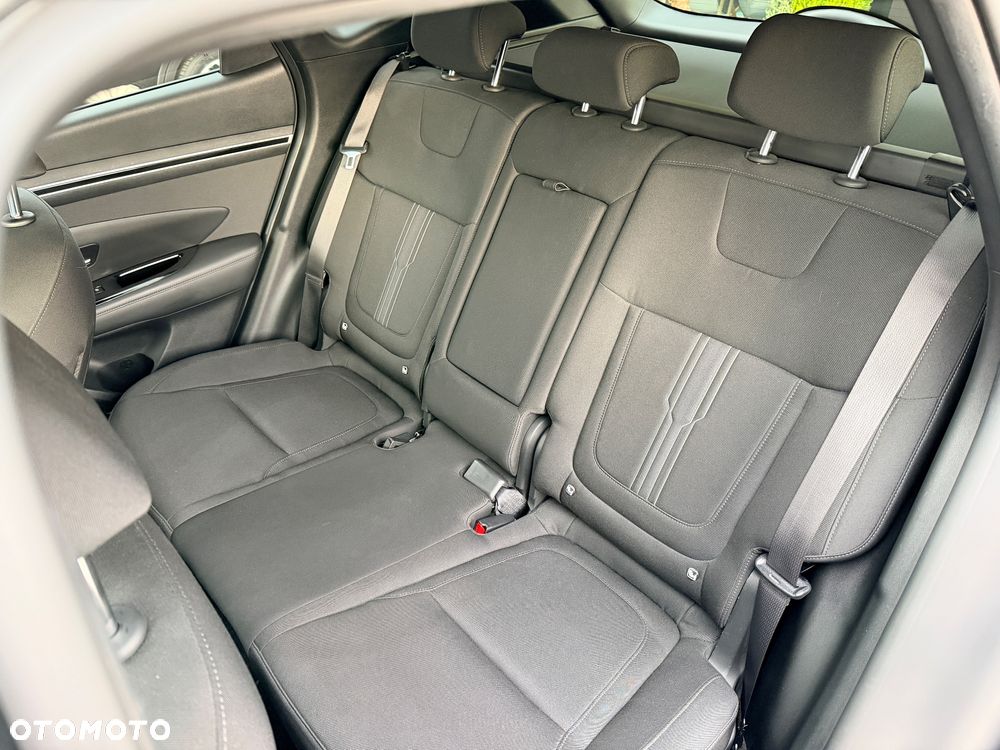 Hyundai Tucson 1.6 T-GDi HEV Executive 4WD - 23