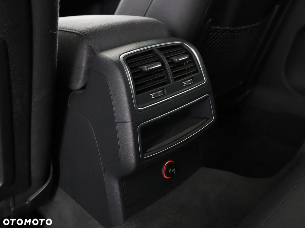 Audi A6 Avant 2.0 TDI Ultra S tronic - 36