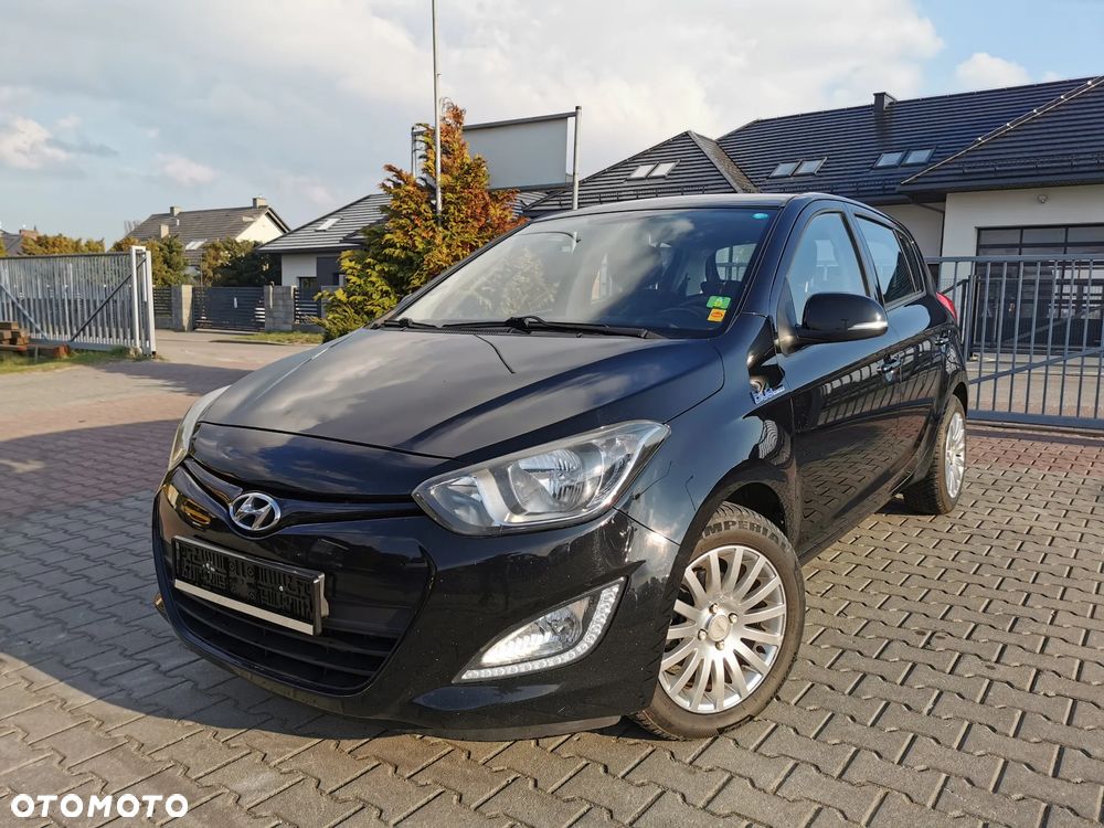 Hyundai i20 1.1 CRDi Intro Edition - 1