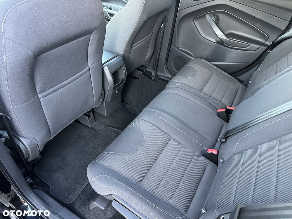 Ford Kuga 2.0 TDCi 2x4 Titanium - 6