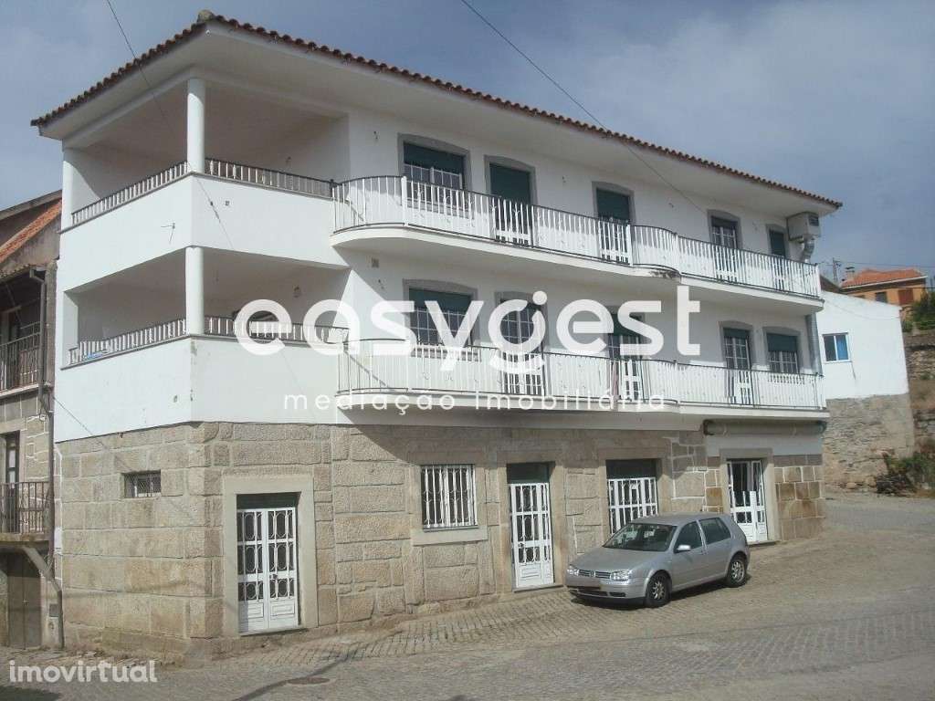 Excelente Moradia V5 com espaço Comercial na da Horta da Vilariça - Grande imagem: 2/18