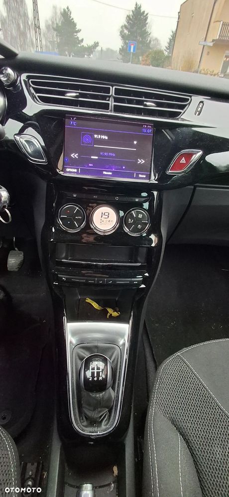 Citroën DS3 BlueHDi 100 CONNECTED CHIC - 18