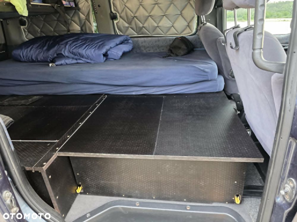Hyundai H-1 Starex - 15