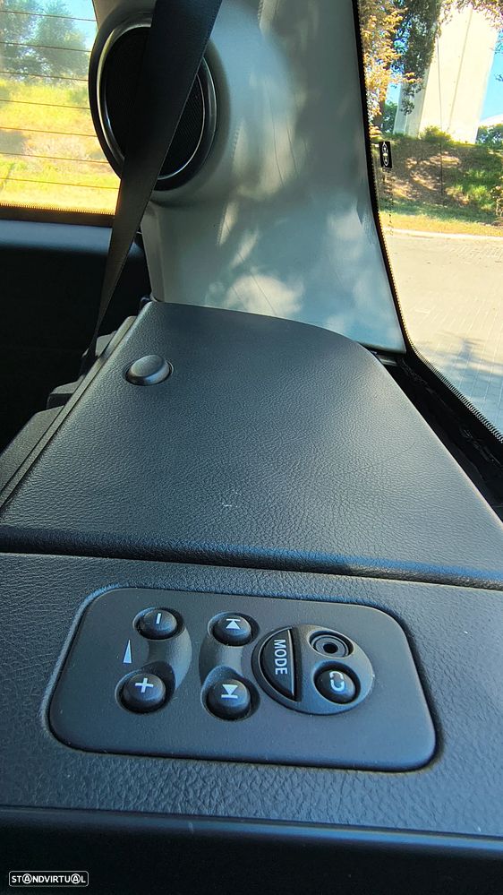 Land Rover Discovery TD V6 Aut. HSE - 32