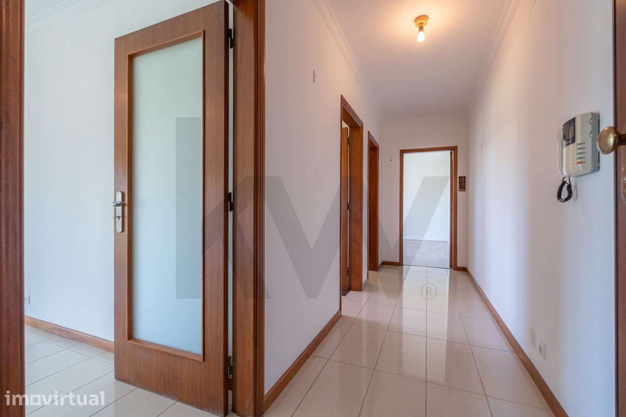 Apartamento T1 com Lugar de Estacionamento, Alfarelos - Grande imagem: 2/21