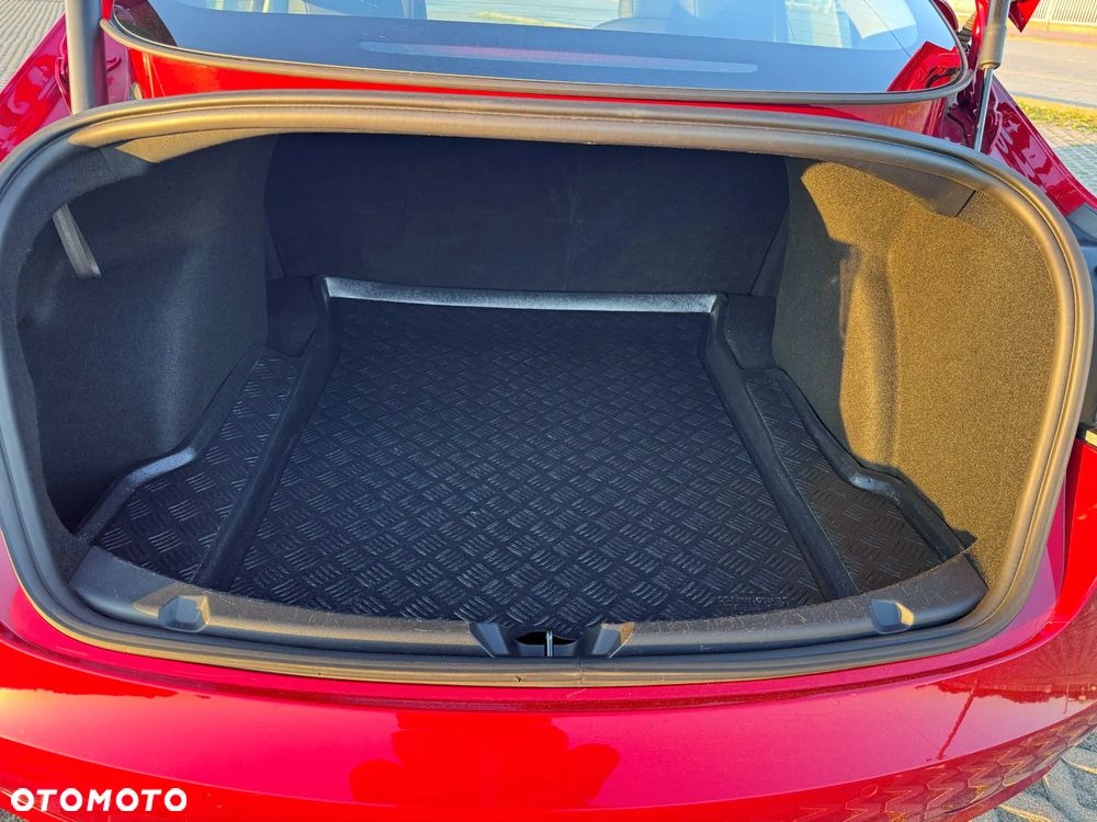 Tesla Model 3 Performance AWD - 28