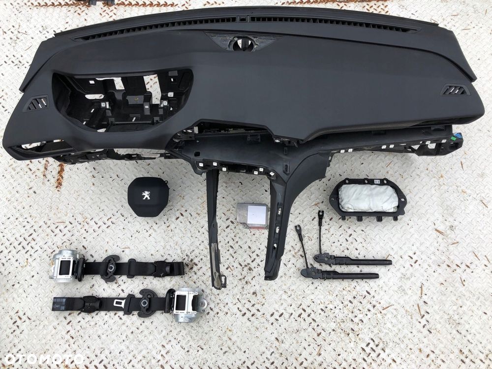 peugeot 3008 deska kokpit konsola poduszki - 2