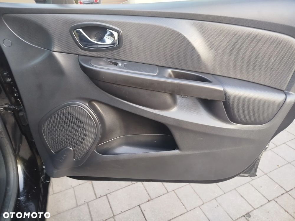 Renault Clio 1.2 16V 75 LIMITED - 21