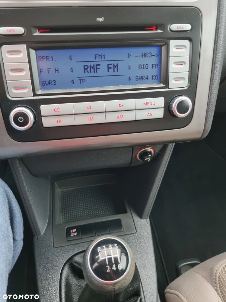 Volkswagen Touran 2.0 TDI Highline - 36