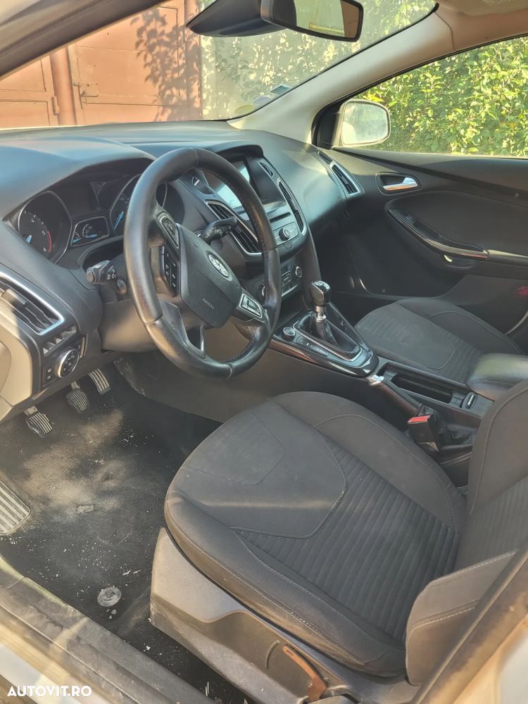 Dezmembrez ford focus ,1.5l d ,an 2017 - 5